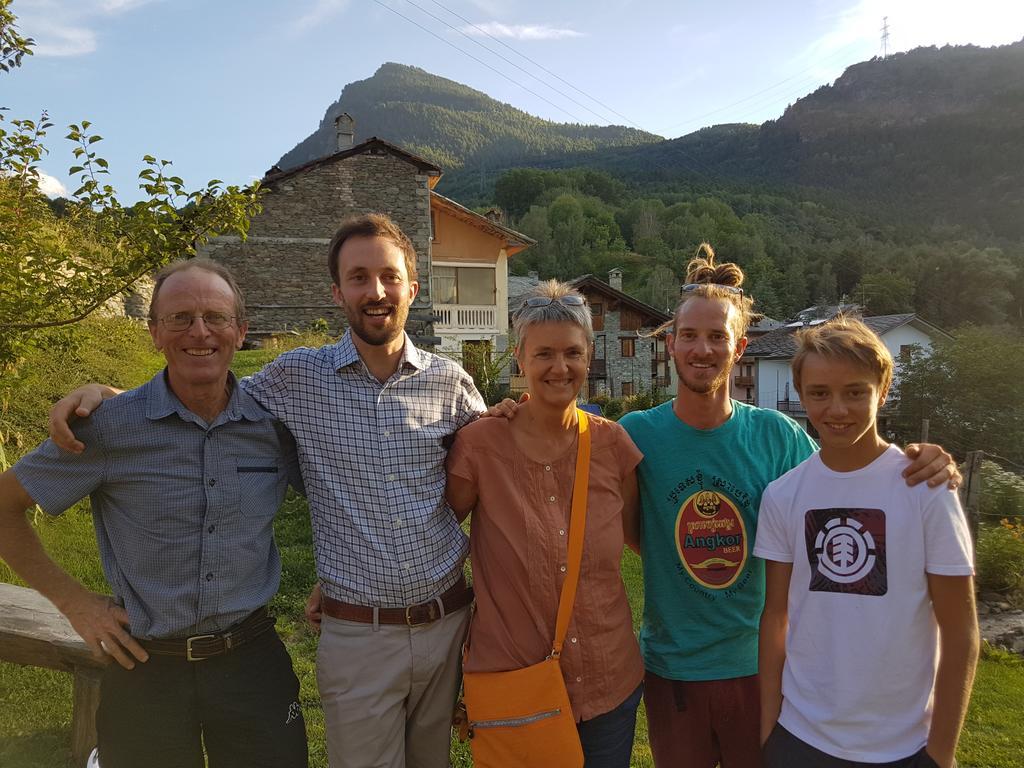 Vieilles Maisons D'Introd Eksteriør billede